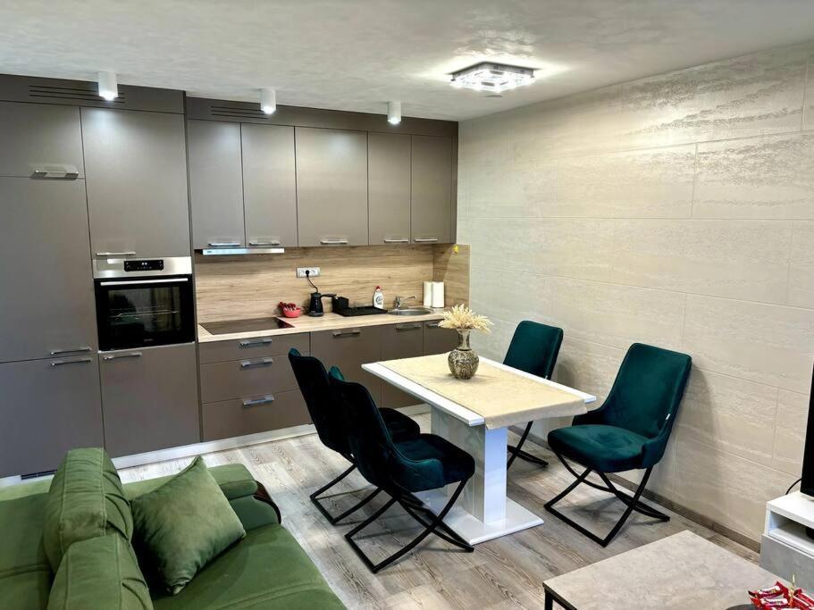 Villa Moste 3-Free Parking&Pool, Ev Station リュブリャナ エクステリア 写真